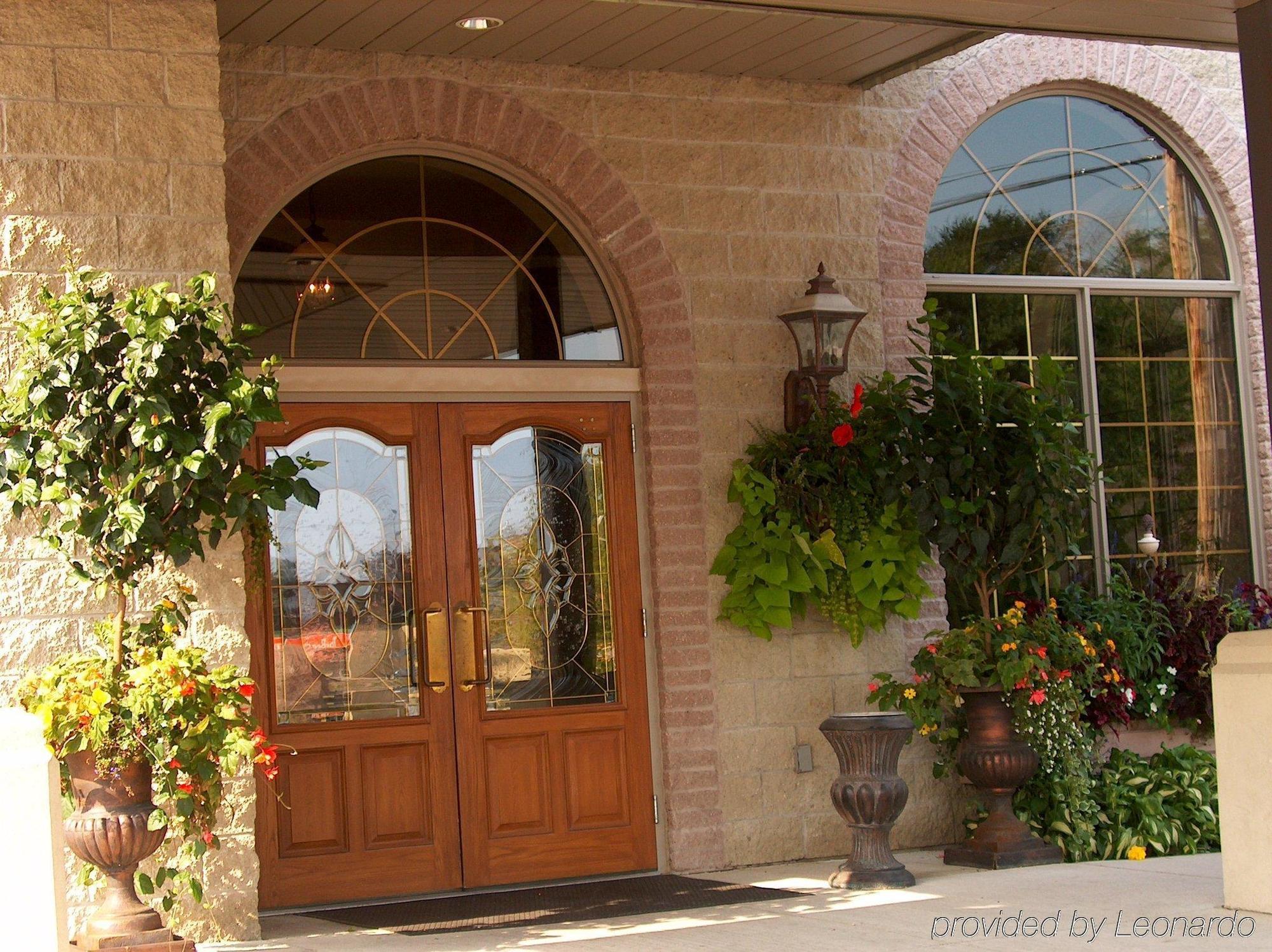 Stone Gate Inn Orillia Buitenkant foto