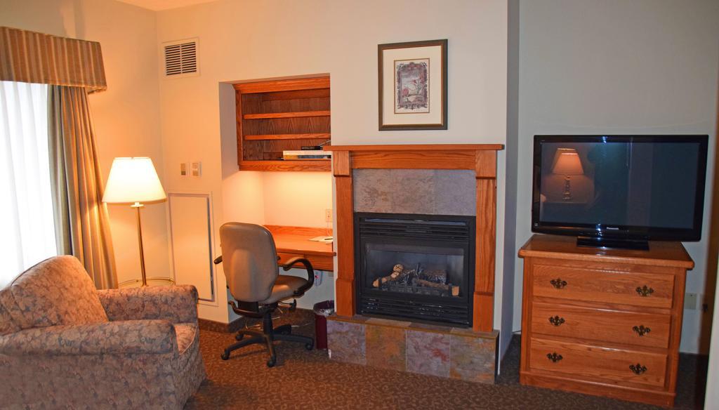 Stone Gate Inn Orillia Buitenkant foto